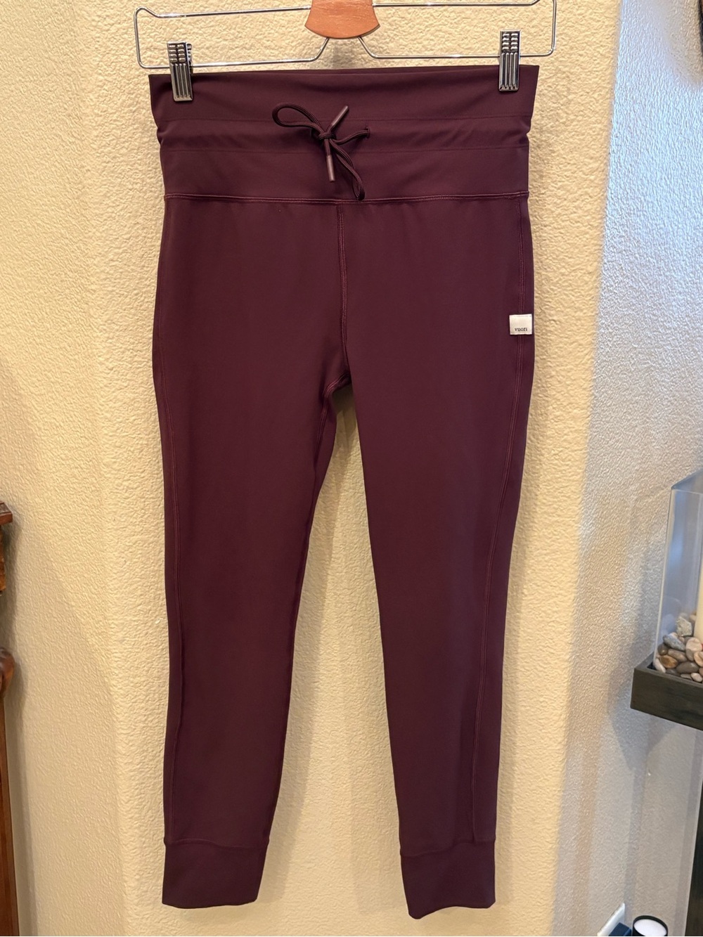 Vuori Women Brown Cropped Pants Size Medium-Fits Small